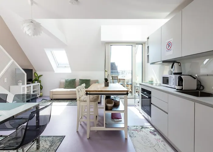 Julius 6 - Duplex Apartment 5 Mins To City Center