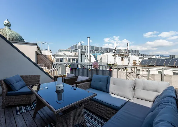 Julius 6 - Duplex Apartment 5 Mins To City Center